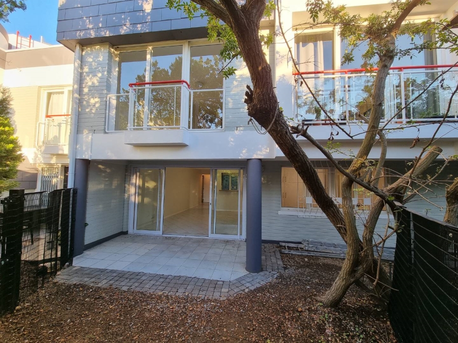 3 Bedroom Property for Sale in Vredehoek Western Cape